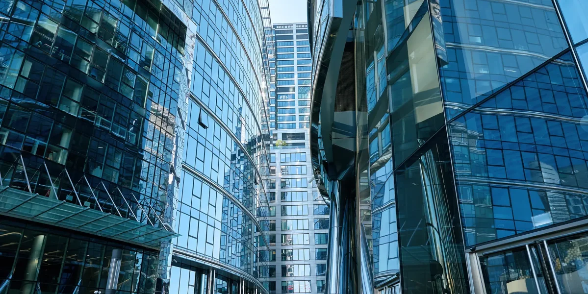 Аренда в бизнес-центре против street retail: плюсы и минусы
